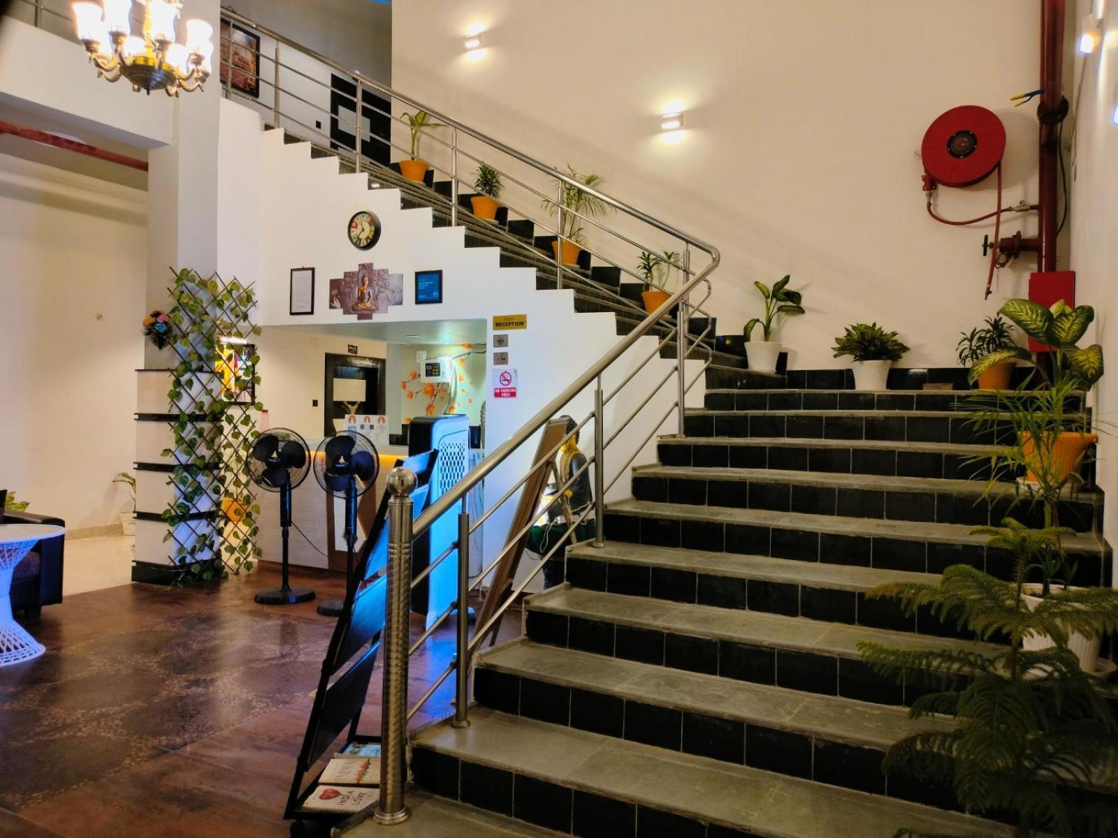 Hotel Buddha Park, Paharia, バラナシ エクステリア 写真
