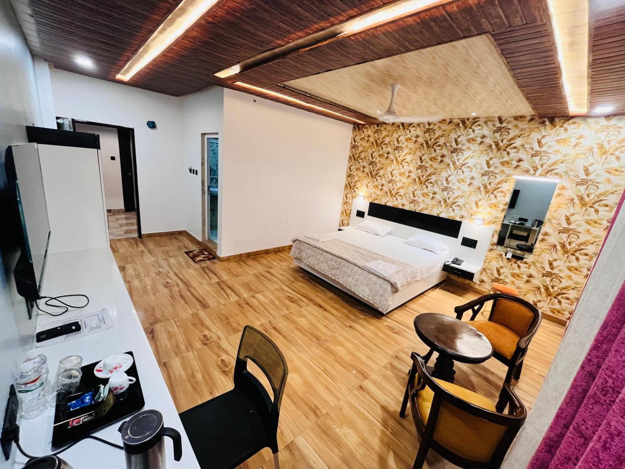 Hotel Buddha Park, Paharia, バラナシ エクステリア 写真